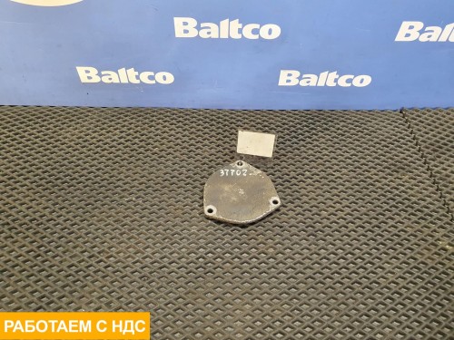 Крышка двигателя передняя