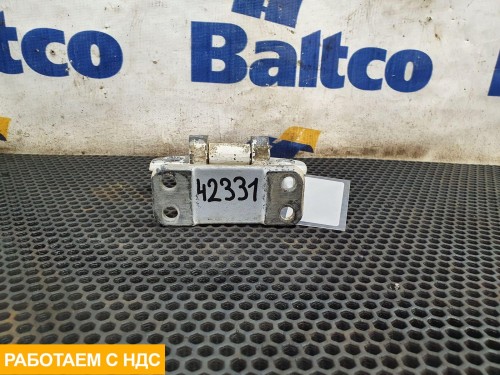 Петля двери правая