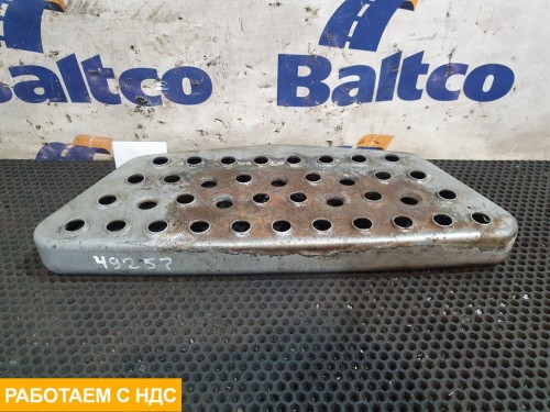 Подножка левая