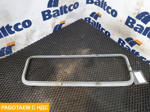 Накладка форточки правая