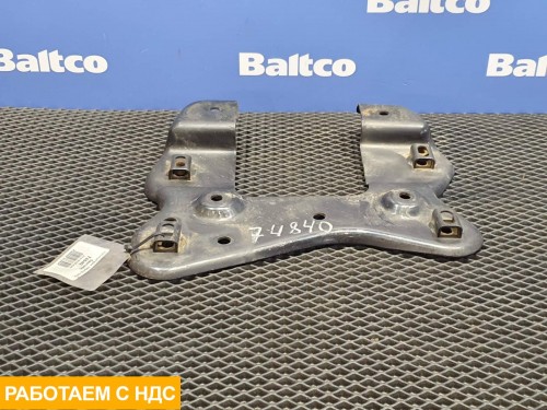 Кронштейн переднего бампера правый